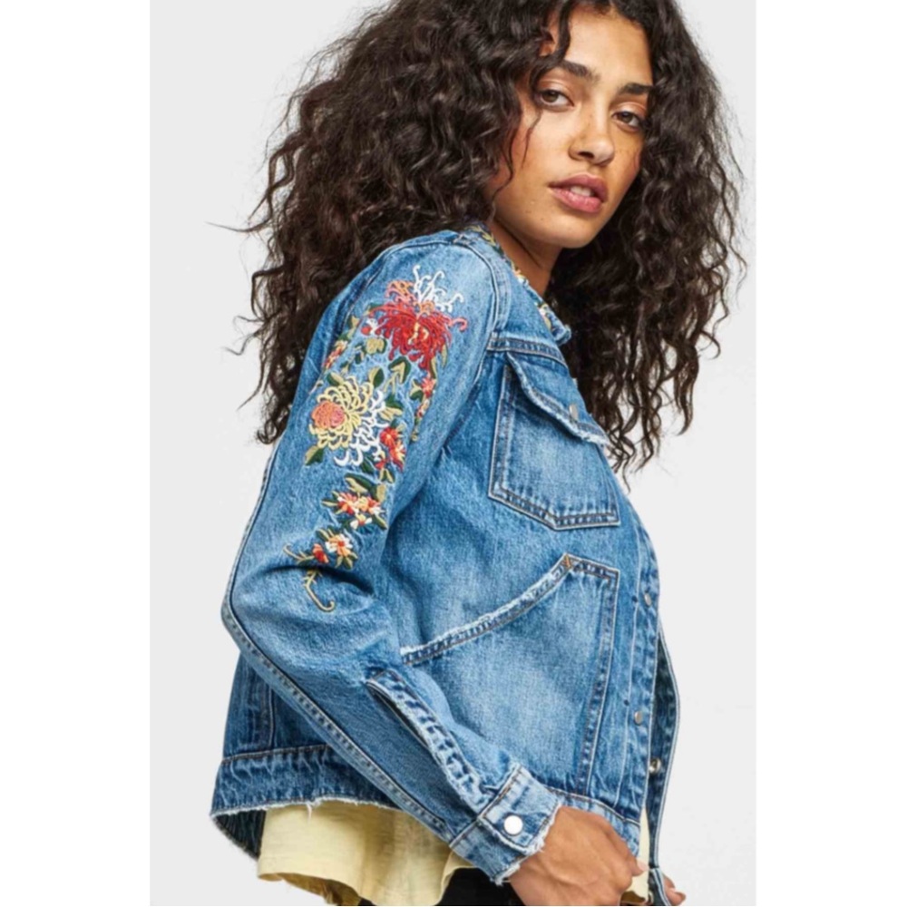 HUDSON | Ren Trucker Embroidered Denim Jacket in Provoke, Size Small